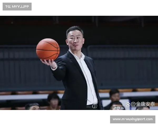 刘维伟执教青岛,杨鸣兄弟情谊成场外话题